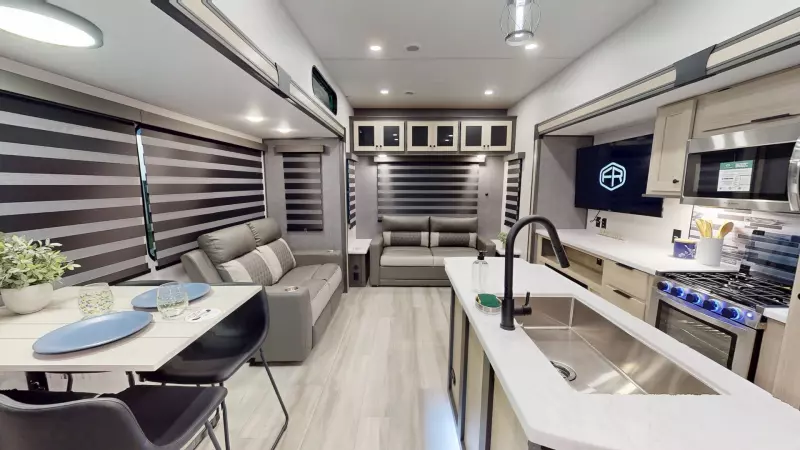 32LIVE Floorplan Main Room